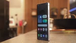 Samsung Confirms Privacy Display for Galaxy S26 Ultra; Apple Watching Closely