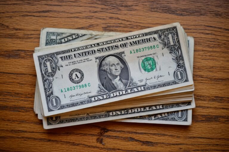 Dollar Heads for Largest Weekly Drop Since January as Ceasefire Boosts Risk Appetite