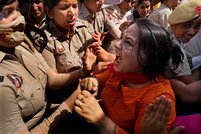 Police Detain Protesters During March Attempt in New Delhi