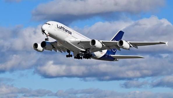 Asian Airlines Lose Europe Route Gains as Gulf Carriers Restore Services
