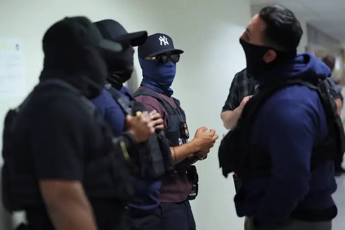 Federal Judge Blocks New York’s Mask Ban on ICE Agents