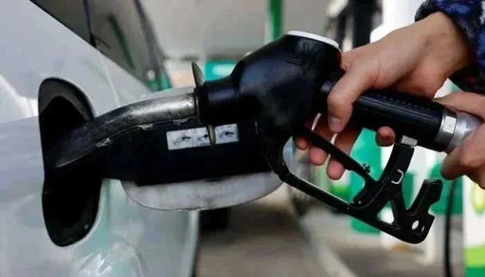 Govt Cuts Petrol Price by Rs2.27, HSD by Rs3.56 Per Litre Govt Cuts Petrol Price by Rs2.27, HSD by Rs3.56 Per Litre