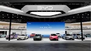 Pakistan Auto Sales Plunge in August as EV and Hybrid Tax Uncertainty Deepens