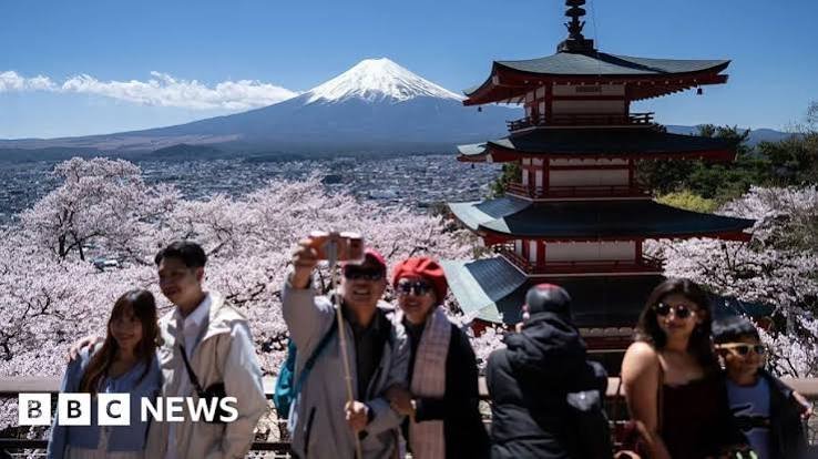 Japan Raises Permanent Residency Fee 20-Fold Amid Tighter Immigration Rules Japan Raises Permanent Residency Fee 20-Fold Amid Tighter Immigration Rules